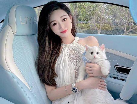 网红雅典娜吃瓜网,吃瓜网背后的故事与真相