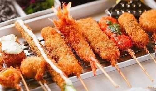 青岛炸串网红吃瓜,吃瓜群众的美食狂欢现场