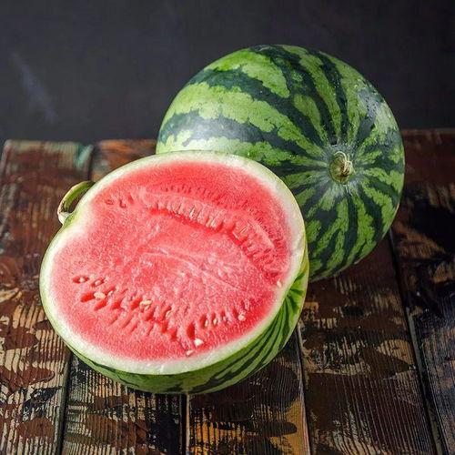 网爆吃瓜网暴,网络舆论的极端演变与反思