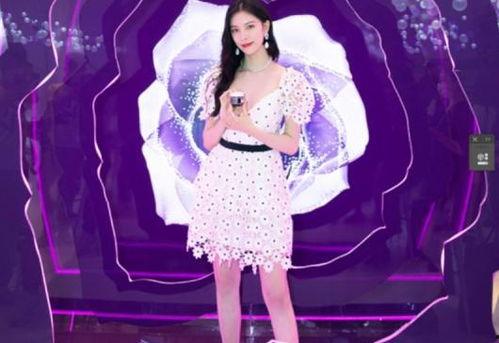 网剧女主角吃瓜,网剧女主角的神秘瓜田之旅